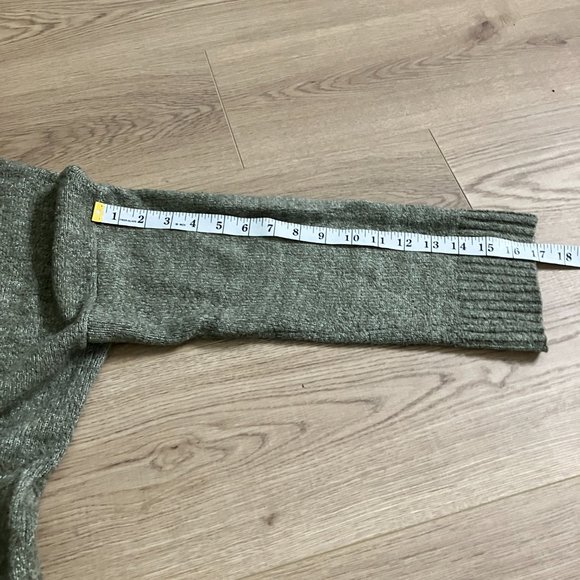 Peruvian connection v-neck sweater size large - Picture 7 of 7